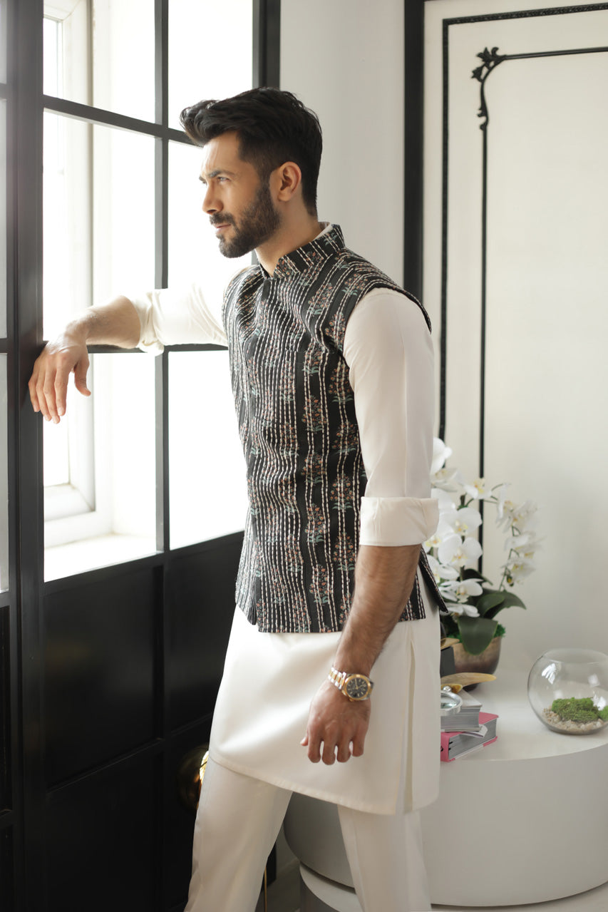 Kantha Embroidered Raw Silk Waist Coat – Sania Maskatiya International